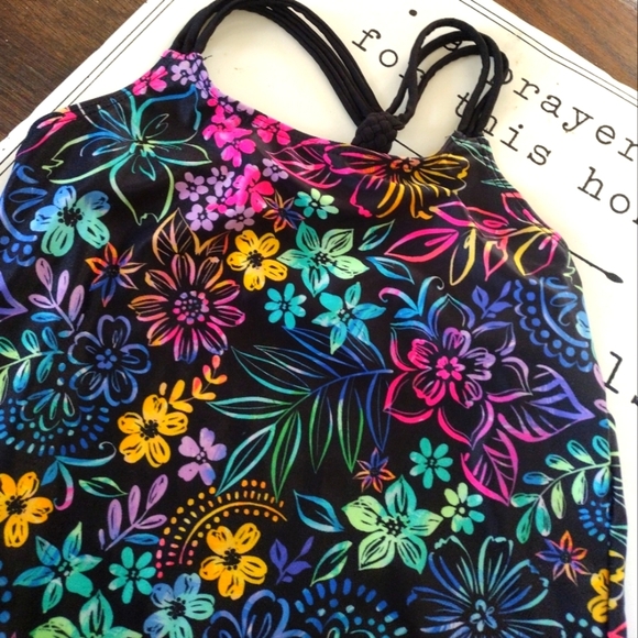 Girl's Swim Top M 7-8 - Picture 2 of 4